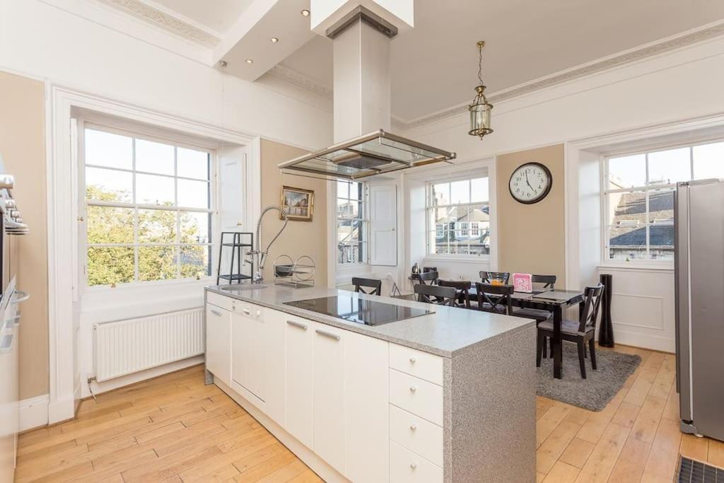 Prime Edinburgh City Centre - 4 Bed Penthouse Exterior photo